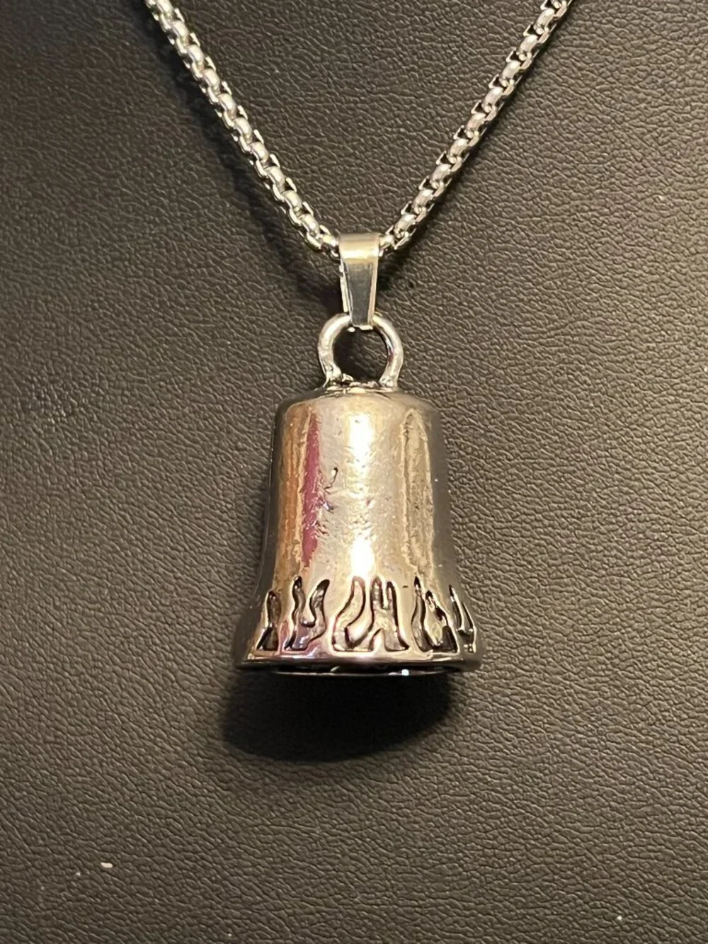 Nice Eagle Motorcycle Guardian Bell Pendant Necklace (393)